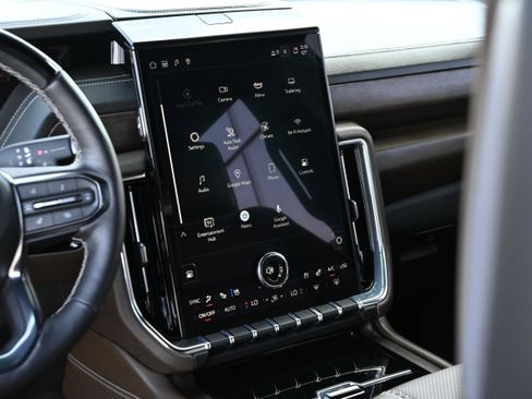 Used 2025 GMC Yukon Denali Ultimate image 20