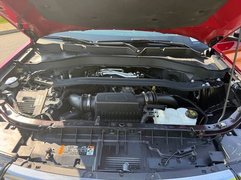 Used 2022 Ford Explorer Platinum w/ Equipment Group 601A RWD image 17