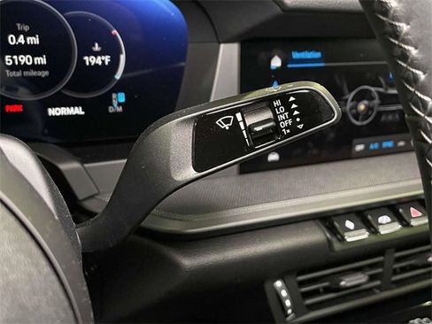 Used 2025 Porsche 911 Carrera image 37