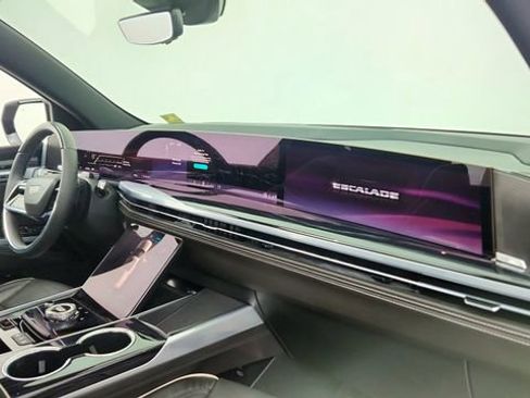 Used 2025 Cadillac Escalade Sport w/ Touring Package image 22