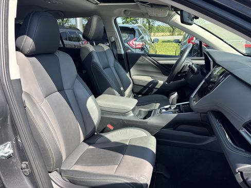 Used 2025 Subaru Outback Onyx Edition AWD/4WD image 14