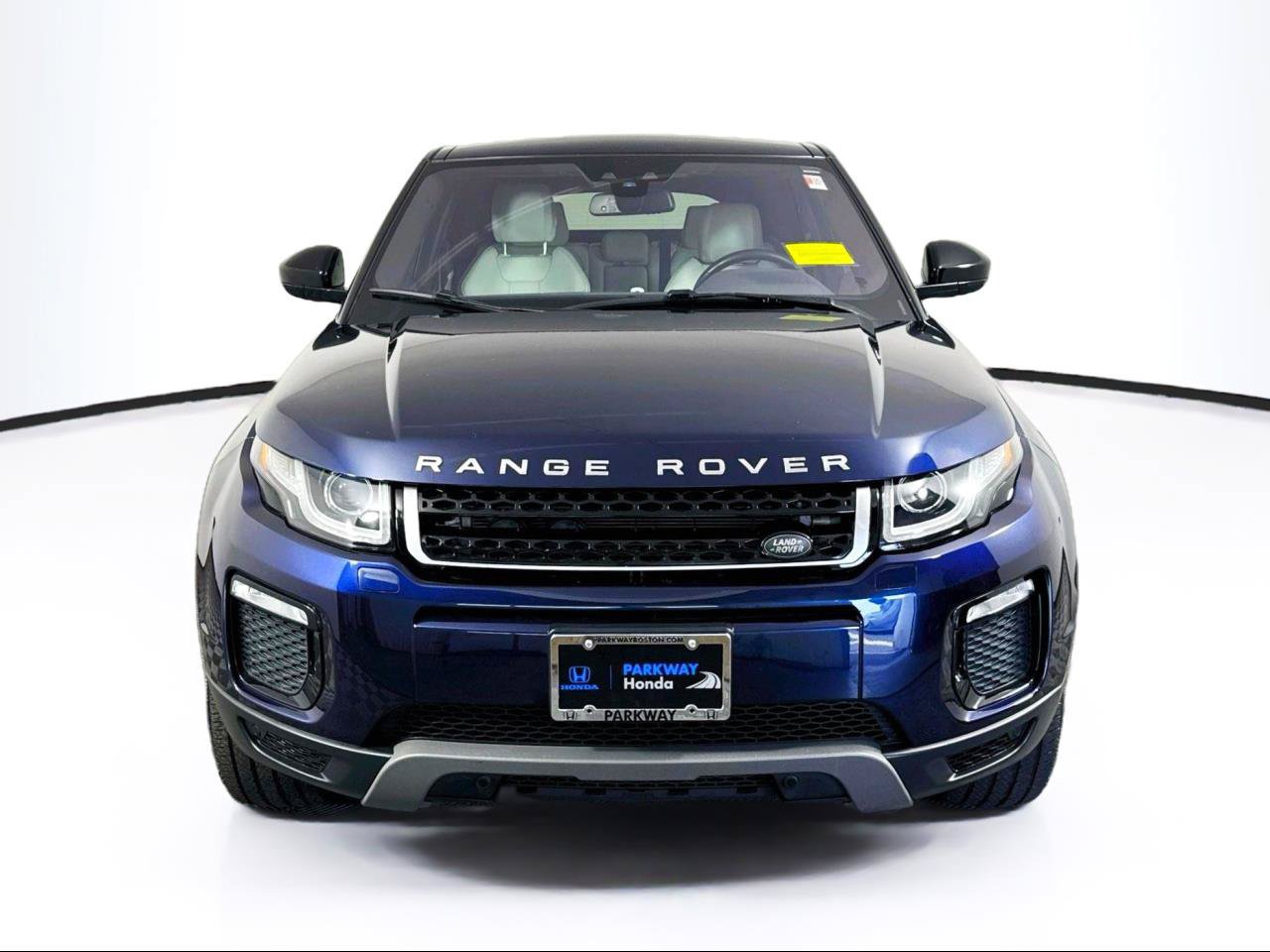 Used 2018 Land Rover Range Rover Evoque SE AWD/4WD image 2