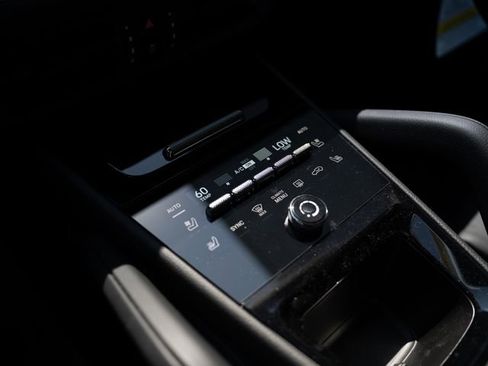 New 2026 Porsche Cayenne Coupe AWD/4WD image 26