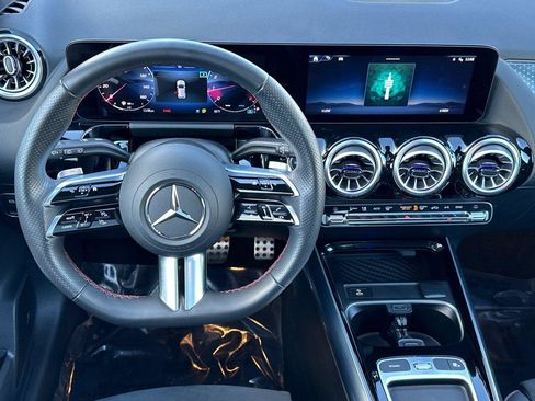 Used 2025 Mercedes-Benz GLA 250 4MATIC image 13