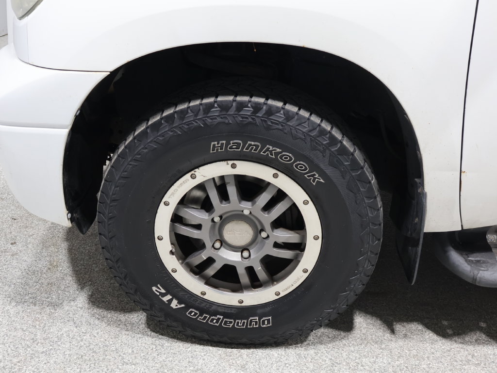 Used 2010 Toyota Tundra 4x4 Double Cab image 8