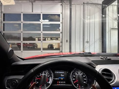 Used 2019 Ford Mustang Premium RWD image 7