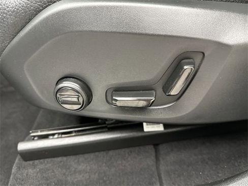 Certified 2022 Volvo XC60 T8 Inscription Expression image 12