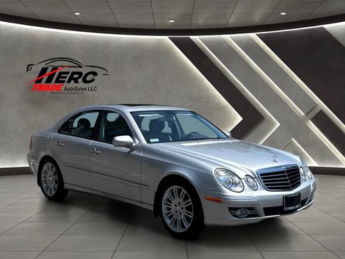 Used 2008 Mercedes-Benz E 350 Sedan image 2