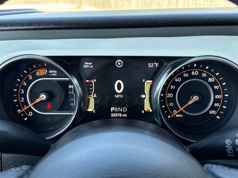 Used 2021 Jeep Wrangler Islander image 16