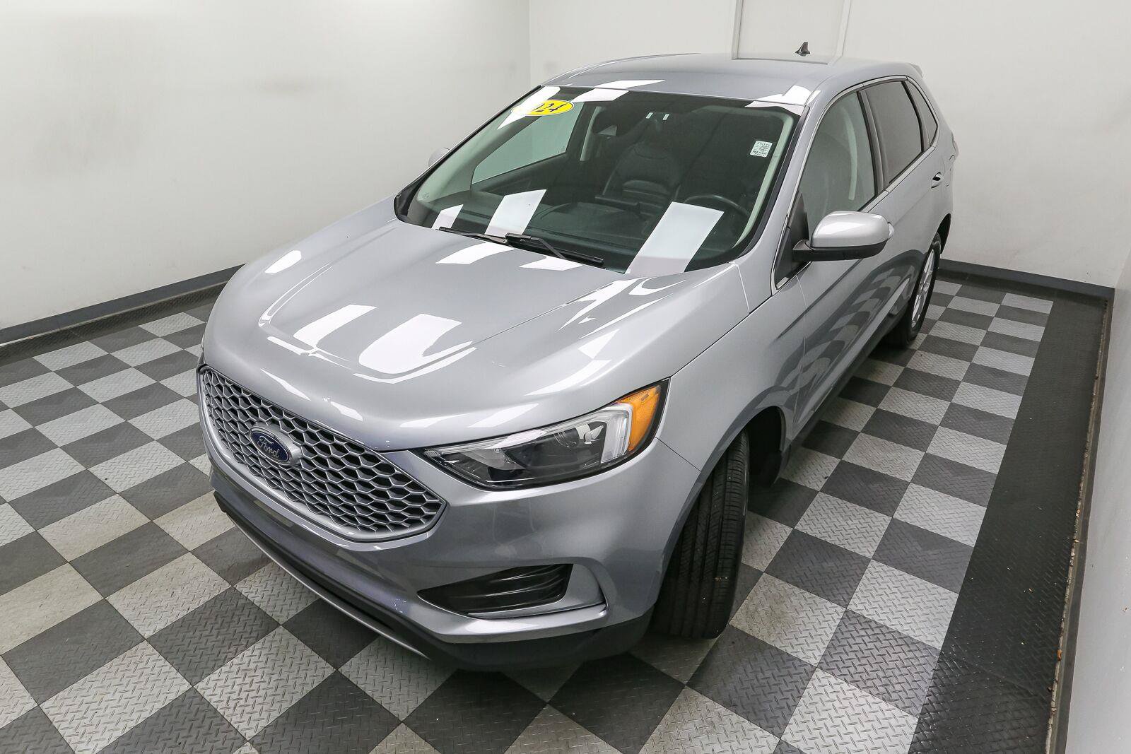 Used 2024 Ford Edge SEL AWD/4WD image 6