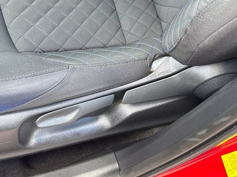 Used 2021 Toyota C-HR XLE FWD image 47