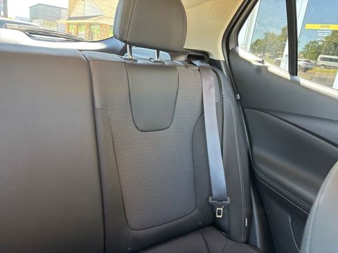 Used 2025 Buick Encore GX Preferred FWD image 36
