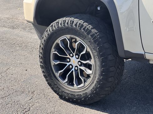 Used 2022 Chevrolet Colorado ZR2 AWD/4WD image 27