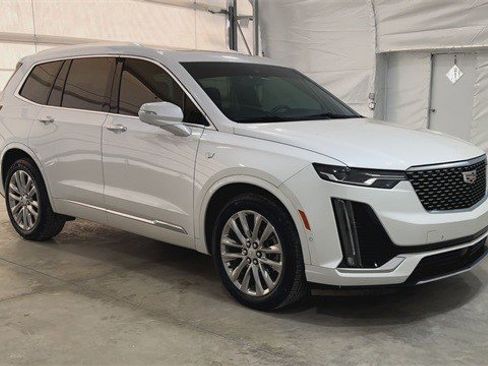Used 2021 Cadillac XT6 Premium Luxury image 2