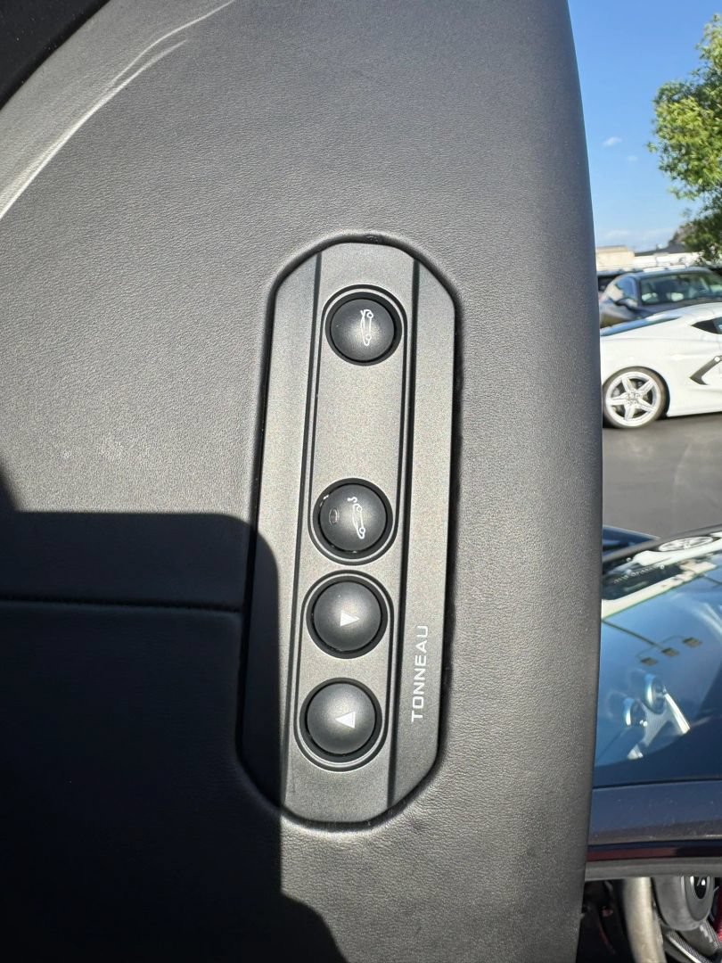 Used 2019 McLaren 570S Spider RWD image 23