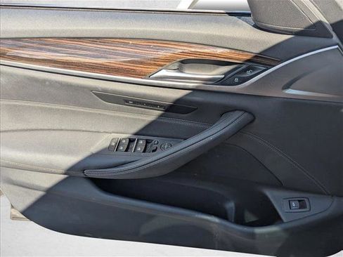 Used 2021 BMW 530i 530i w/ Convenience Package image 9