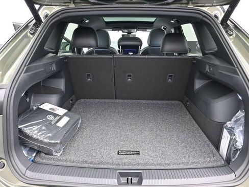 New 2026 Volkswagen Tiguan SE R-Line FWD image 10