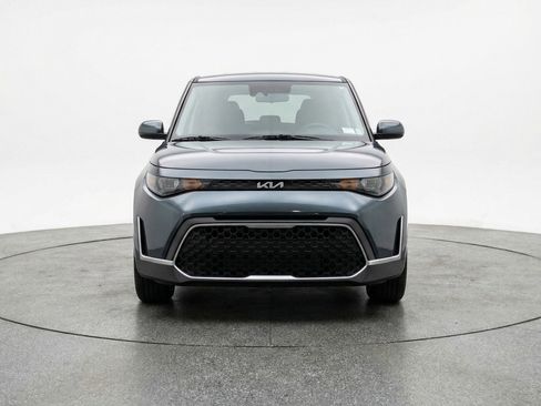 Used 2025 Kia Soul LX w/ LX Technology Package FWD image 2