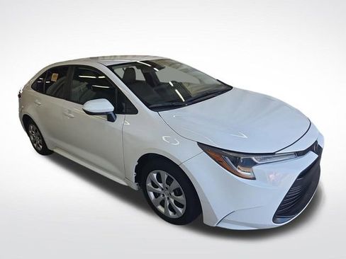 Used 2024 Toyota Corolla LE FWD image 8