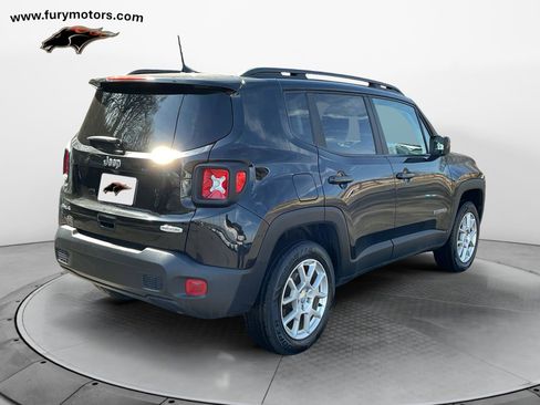 Used 2019 Jeep Renegade Latitude w/ Cold Weather Group image 3