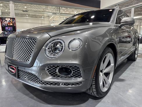 Used 2017 Bentley Bentayga image 25