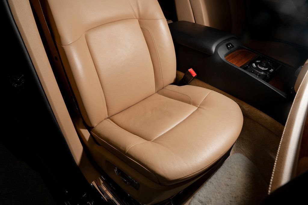 Used 2010 Rolls-Royce Ghost RWD image 21