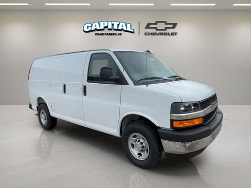New 2025 Chevrolet Express 2500 Work Van w/ Driver Convenience Package image 7