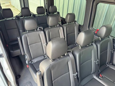 Used 2022 Mercedes-Benz Sprinter 1500 image 34