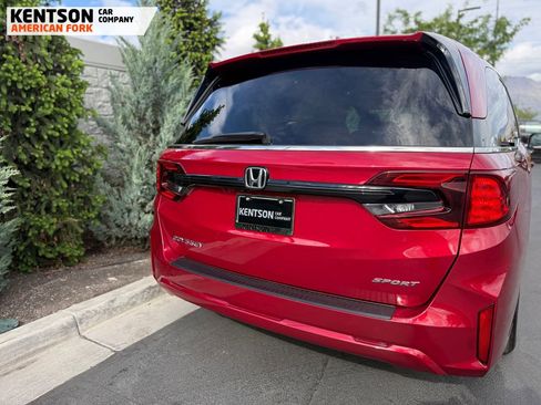 Used 2025 Honda Odyssey Sport-L image 39