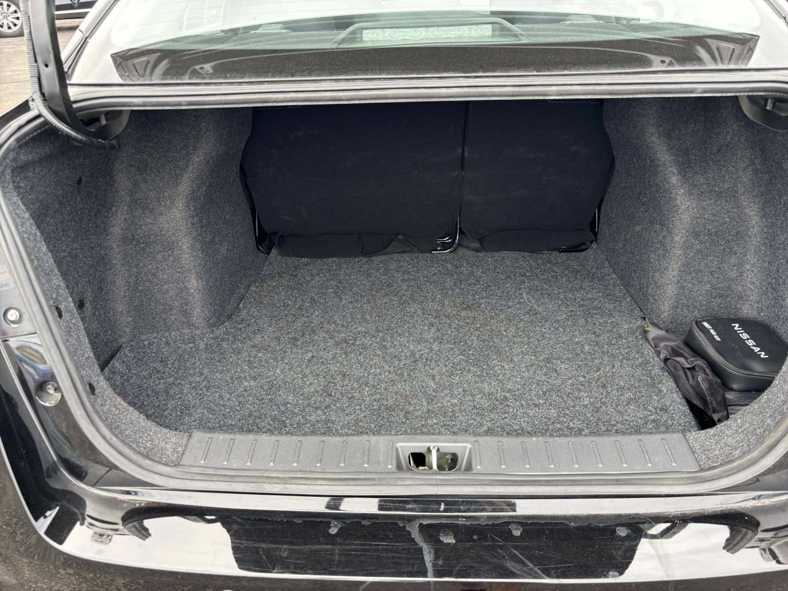 Used 2025 Nissan Versa SV FWD image 28