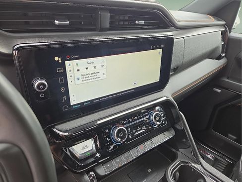 Certified 2024 GMC Sierra 1500 AT4 w/ Technology Package AWD/4WD image 7