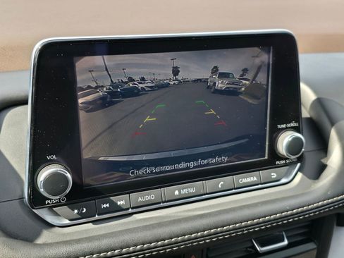 Used 2023 Nissan Rogue SV FWD image 21