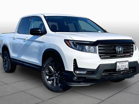 Used 2023 Honda Ridgeline Sport image 2