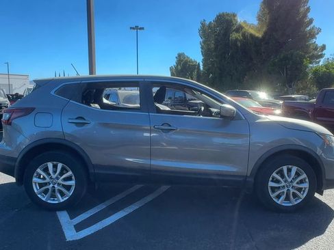 Used 2022 Nissan Rogue Sport S FWD image 4
