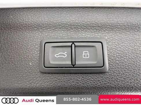 Used 2023 Audi Q3 2.0T Premium w/ Convenience Package AWD/4WD image 11