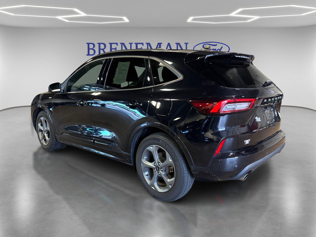 Used 2023 Ford Escape ST-Line w/ Tech Pack #1 FWD image 9