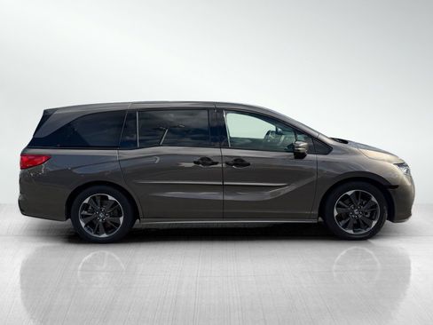 Used 2022 Honda Odyssey Elite image 4
