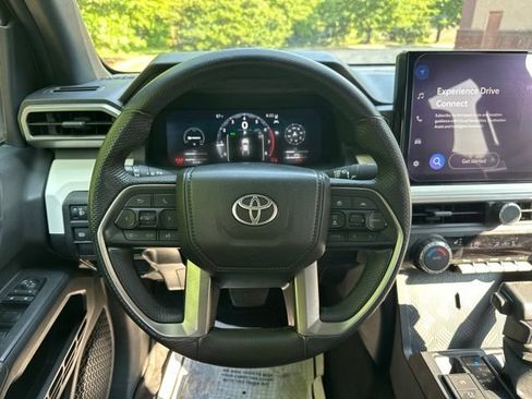 Used 2024 Toyota Tacoma TRD Off-Road AWD/4WD image 12