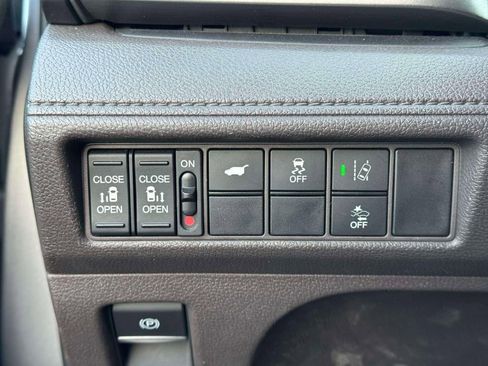 Used 2018 Honda Odyssey EX-L image 19