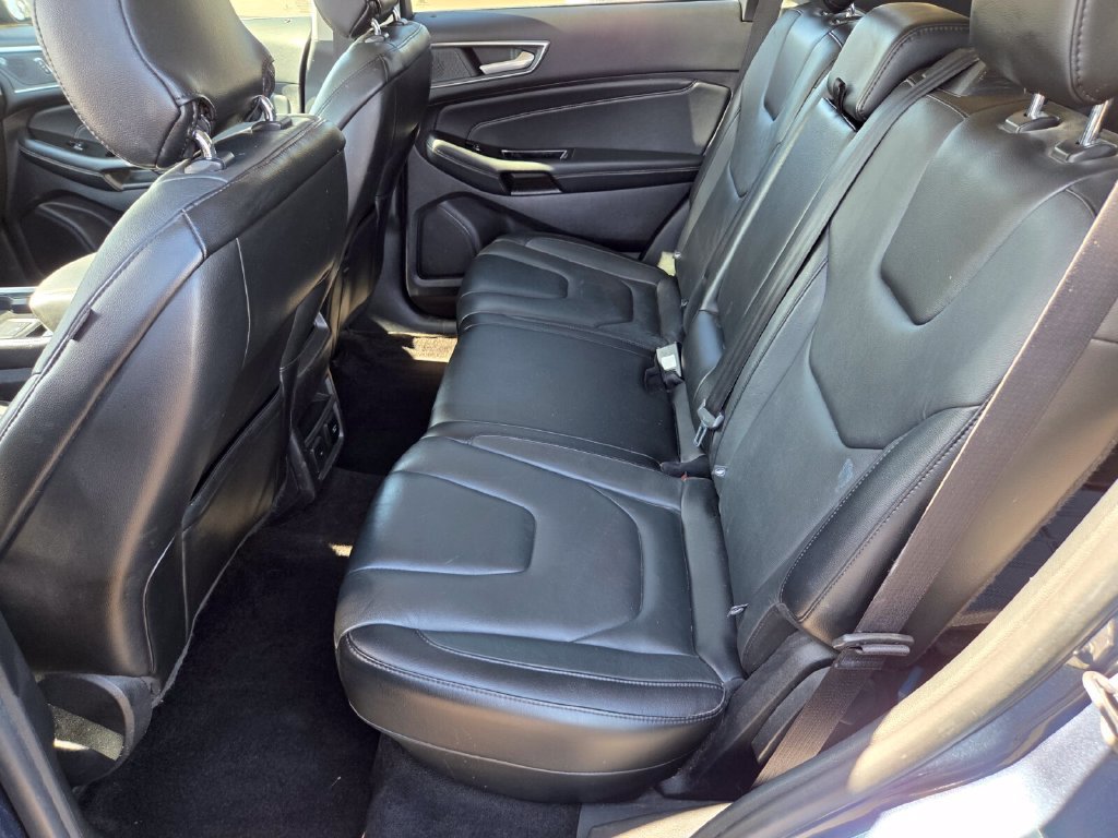 Used 2019 Ford Edge Titanium FWD image 11