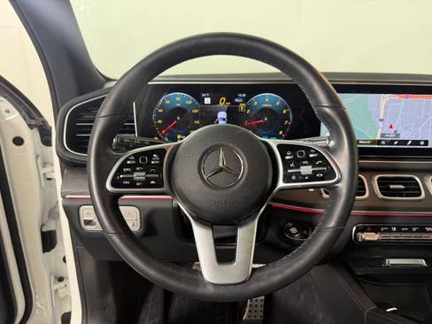 Used 2022 Mercedes-Benz GLS 450 4MATIC image 11