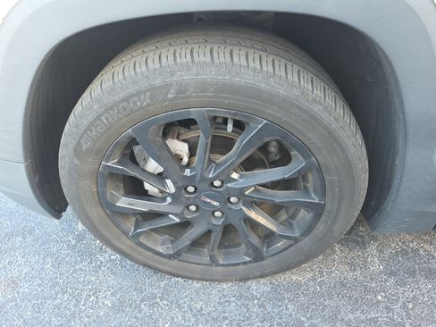 Used 2023 GMC Terrain SLT w/ Elevation Edition FWD image 5
