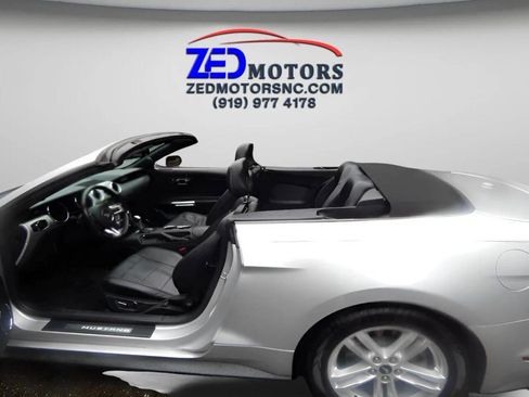Used 2015 Ford Mustang Premium image 43