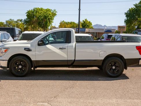 Used 2017 Nissan Titan SV RWD image 9