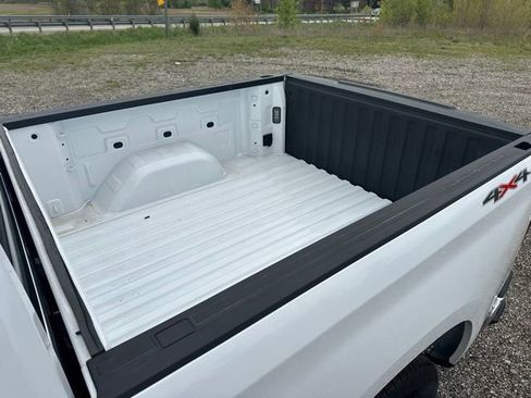 Used 2024 Chevrolet Silverado 1500 LT AWD/4WD image 11
