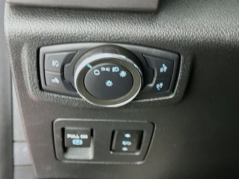 Used 2020 Ford F150 XLT w/ Equipment Group 302A Luxury AWD/4WD image 17
