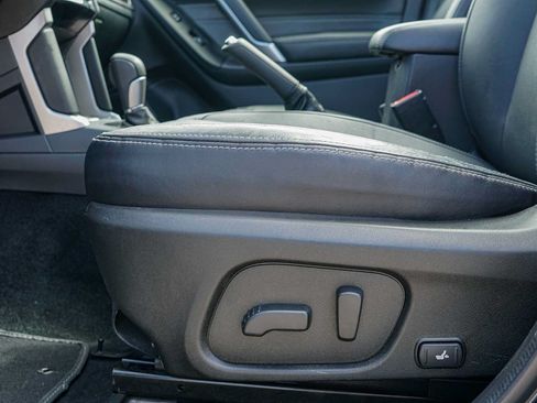 Used 2018 Subaru Forester 2.5i Touring AWD/4WD image 19
