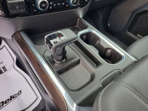 Used 2024 GMC Sierra 1500 SLT w/ SLT Premium Plus Package image 17