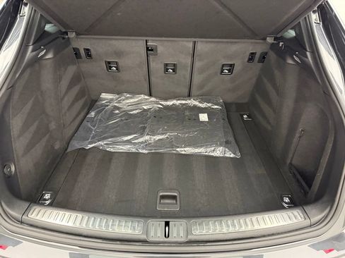 Used 2025 Porsche Macan AWD/4WD image 33