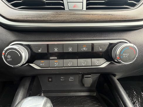 Used 2024 Nissan Altima 2.5 SV w/ SV Premium Package FWD image 35